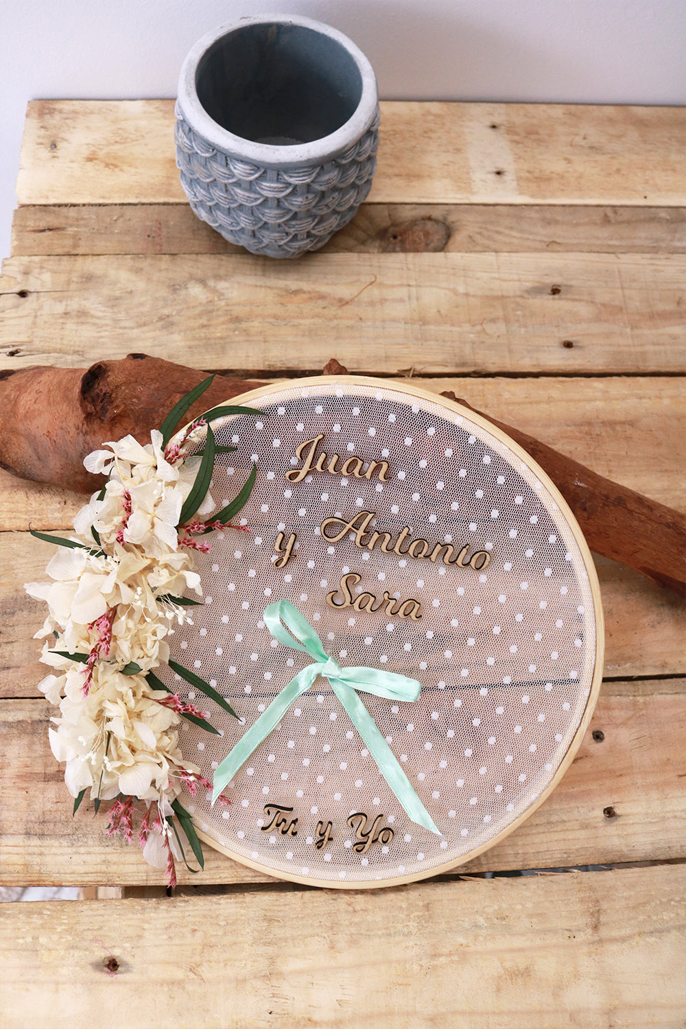 BASTIDOR PERSONALIZADO DE PLUMETI ALIANZAS - BLANCA