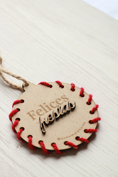 BOLA DE NAVIDAD PERSONALIZADA, TEJIDA CON HILO